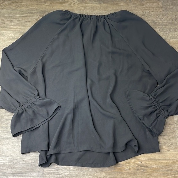 Banana Republic Women’s Black Blouse with Gathered Neck and Sleeves, size XL - Picture 8 of 8